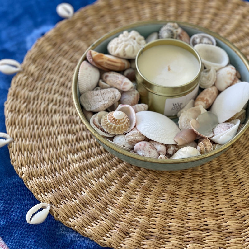 Natural placemats with shells