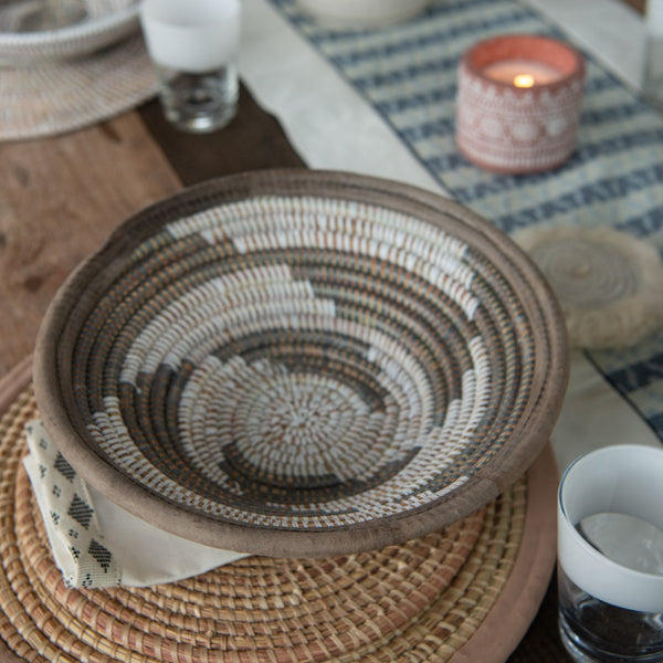 Small Beige & White Basket Bowl (25cm) - No SL04