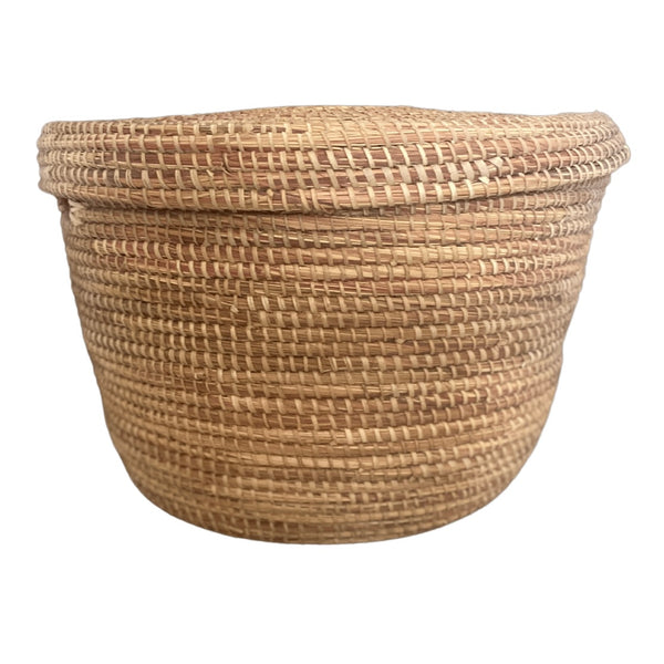 Large lidded natural basket 