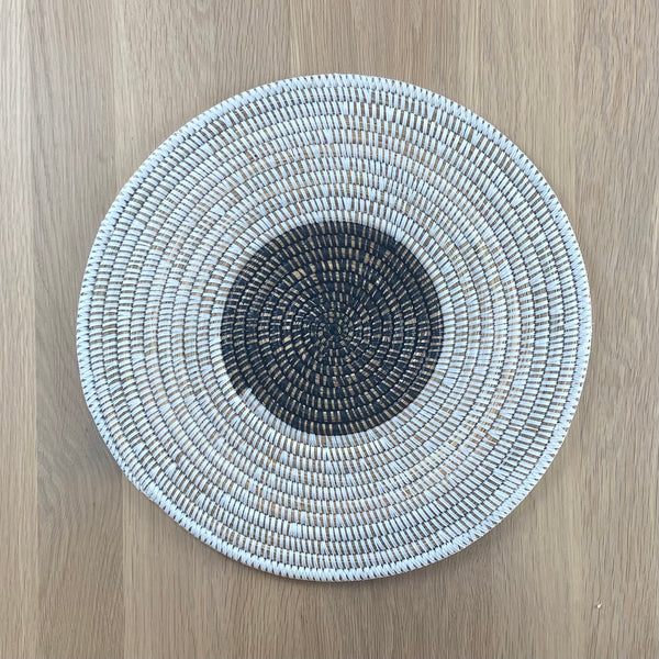 Central Table Mat (37cm). White with a Black Spot